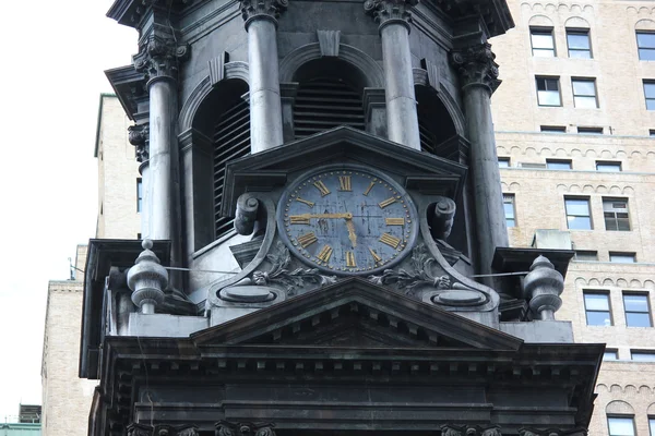 뉴욕시에서 세인트 폴 교회의 자세한 시계 얼굴 — 스톡 사진