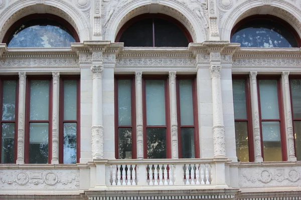 Detailed Architecture of the Old Home Life Insurance Building In New York City — Stock Photo, Image