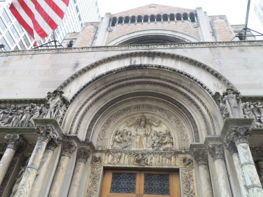 new York'ta güzel dış mimari ayrıntıları gösteren St barth'ın Kilisesi