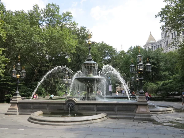 Krotón fontána v city hall parku v new Yorku — Stock fotografie