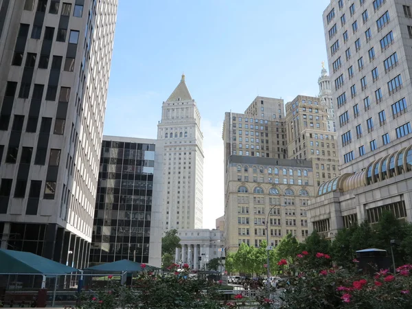 Foley Square Mostrando Nueva York Edificios de arquitectura moderna e histórica — Foto de Stock