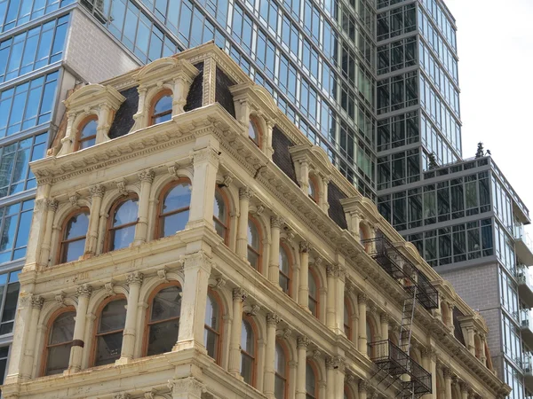 New York'ta Manhattan'ın soho bölgesinde karmaşık ve tarihi mimarisi — Stok fotoğraf