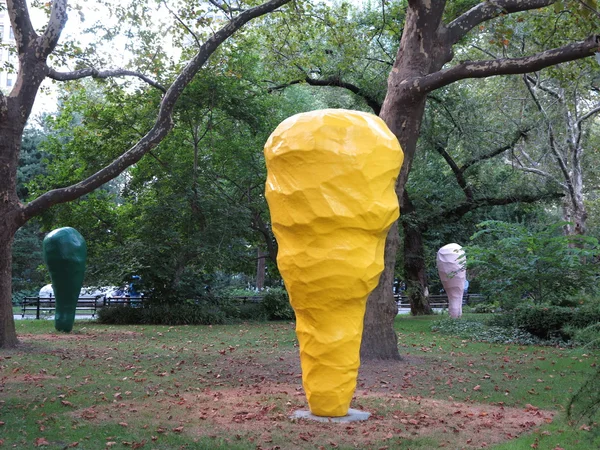 new york city hall Park'ta 2013 sırasında kamu fonu için sanat sergiler