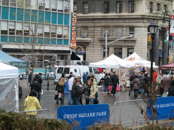 Commerces et entreprises près de Union Square Park à New York — Photo