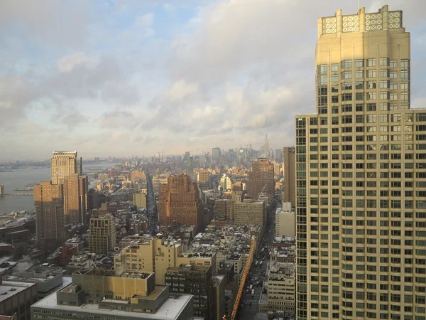 Tempestade meteorológica de inverno começando a desobstruir em meados da tarde sobre Nova York — Fotografia de Stock