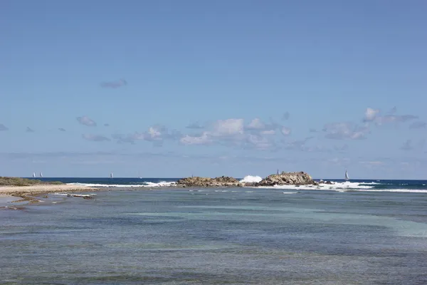 Barche a vela e yacht della regata Heineken che si tiene ogni anno a St. Martin — Foto Stock