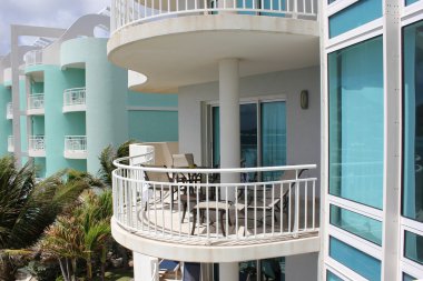 renkli balkon deniz feneri özelliği şafak Beach, st. maarten