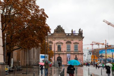 Berlin, Almanya, Linden Bulvarı, Berlin Cephaneliği