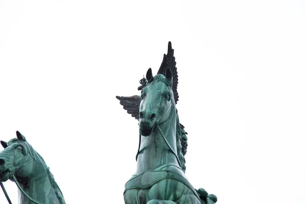 德国柏林的地标 勃兰登堡的胜利拱门 — 图库照片