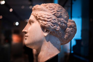 Müze Adası, Berlin, Almanya, sergi salonu, sergilenen taş heykeller