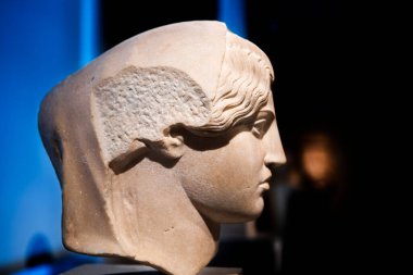 Müze Adası, Berlin, Almanya, sergi salonu, sergilenen taş heykeller