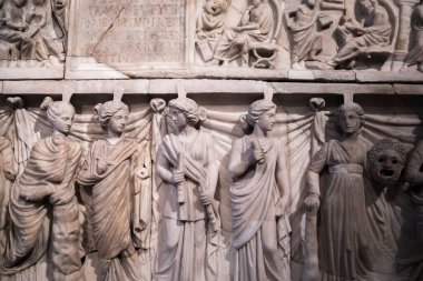 Müze Adası, Berlin, Almanya, sergi salonu, sergilenen taş heykeller