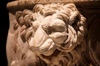 Müze Adası, Berlin, Almanya, sergi salonu, sergilenen taş heykeller