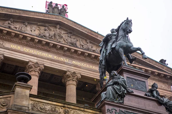 2017 Berlim Alemanha Estátua Frente Museu Ilha Dos Museus Berlim — Fotografia de Stock