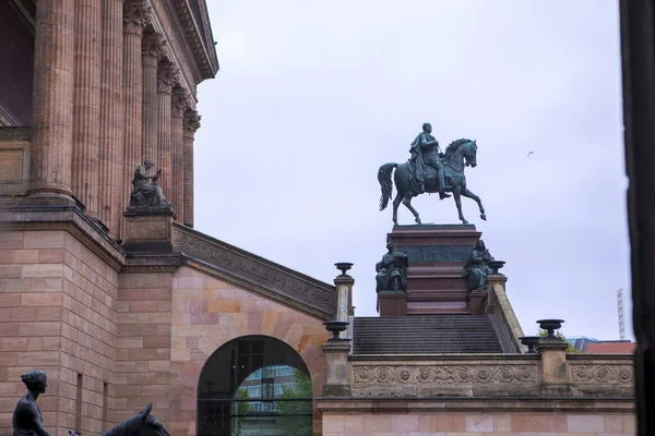 2017 Βερολίνο Γερμανία Άγαλμα Μπροστά Από Μουσείο Museum Island Βερολίνο — Φωτογραφία Αρχείου