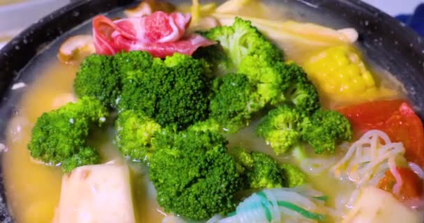 Δείπνο Είναι Μια Καυτή Γιαπωνέζικη Σούπα Miso — Αρχείο Βίντεο
