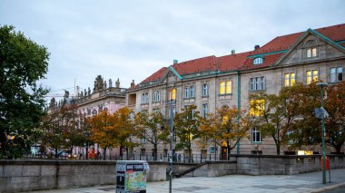 Berlin, Almanya 'daki eski binaların hepsi tarihi yapılardır.