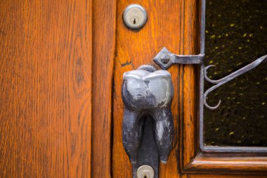 Peri masalı kasabası Rothenburg, Bavyera, Almanya 'daki dükkanın panosu.