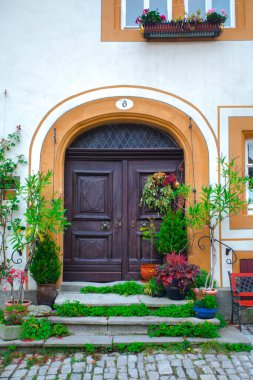 Peri masalı kasabası Rothenburg, Bavyera, Almanya 'da özel bir kapı