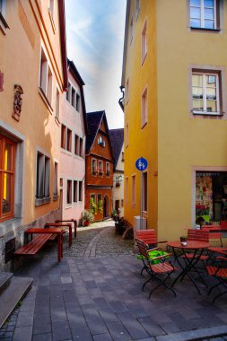 Almanya 'nın Bavyera kentindeki Rothenburg şehrindeki binalar ve sokaklar