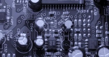 Teknoloji ürünlerindeki devre kartlarını kapat