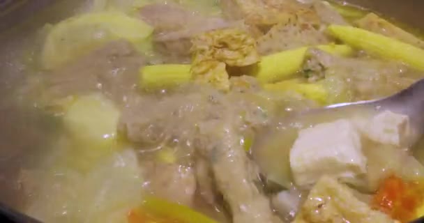 Hot Taiwanese Shacha Hot Pot — Stock video