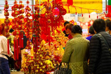 2019 02 Taipei Şehri, Tayvan Geleneksel Çin Yeni Yıl Süslemeleri, Çin Yeni Yıl Süslemeleri çeşitli stillerde satıcıları