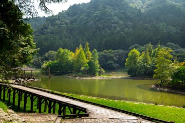 Orman ve dağ gölleri, Mingchi, Yilan County, Tayvan, ünlü bir turistik merkezdir.