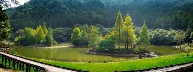 Orman ve dağ gölleri, Mingchi, Yilan County, Tayvan, ünlü bir turistik merkezdir.