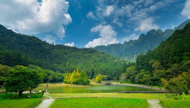 Orman ve dağ gölleri, Mingchi, Yilan County, Tayvan, ünlü bir turistik merkezdir.