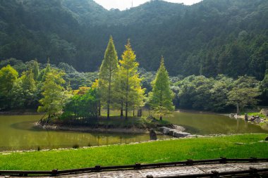 Orman ve dağ gölleri, Mingchi, Yilan County, Tayvan, ünlü bir turistik merkezdir.