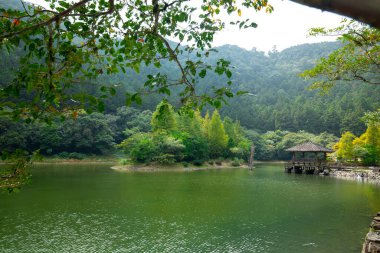 Orman ve dağ gölleri, Mingchi, Yilan County, Tayvan, ünlü bir turistik merkezdir.