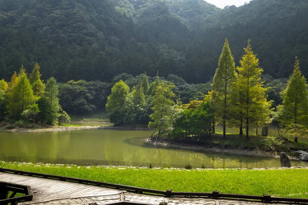 Orman ve dağ gölleri, Mingchi, Yilan County, Tayvan, ünlü bir turistik merkezdir.