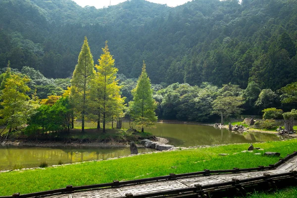 台湾依兰县明池森林与山地湖是一个有名的旅游胜地 — 图库照片