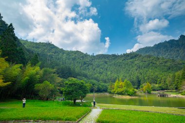 Orman ve dağ gölleri, Mingchi, Yilan County, Tayvan, ünlü bir turistik merkezdir.