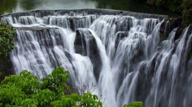 Tayvan 'daki Shifenliao Şelale Parkı