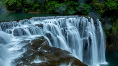 Tayvan 'daki Shifenliao Şelale Parkı