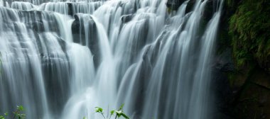 Tayvan 'daki Shifenliao Şelale Parkı