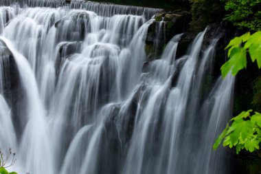 Tayvan 'daki Shifenliao Şelale Parkı