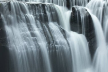 Tayvan 'daki Shifenliao Şelale Parkı