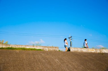 Taichung, Tayvan 'ın batı kıyısında Gaomei Wetland Parkı' ndaki nehir kenarına.
