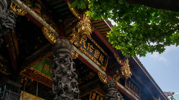 Κινέζικα Παραδοσιακά Θρησκευτικά Πιστεύω Δράκος Πυλώνες Στο Longshan Temple Ένα — Φωτογραφία Αρχείου
