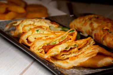 Tayvan aşkı ve lezzetli kahvaltı, sebzeli omlet.