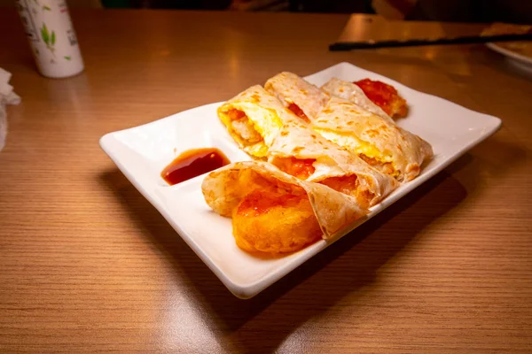 Taiwanese Love Delicious Breakfast Hash Browns Omelettes — Fotografia de Stock