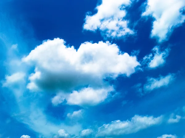 Blue sky with white clouds background — Stock Photo, Image