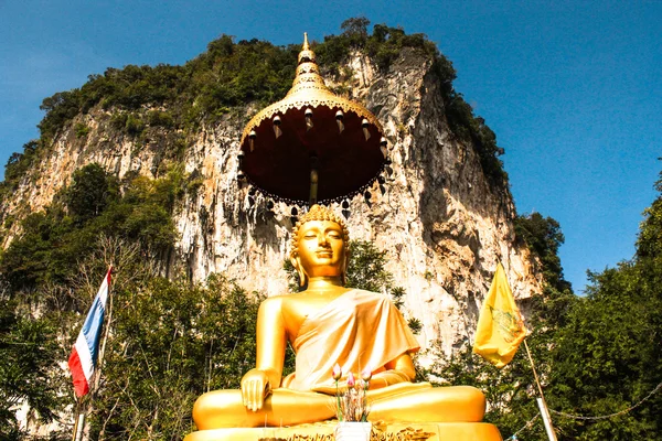 Buddha chrám na hoře v Thajsku — 图库照片