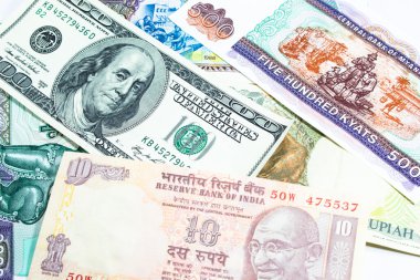 une collection de différentes monnaies des pays du globe从国家的各种货币的集合全球