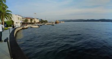Porto Karadağ gezinti güvertesi ve Boka Körfezi, Tivat - Editör, DCI 4K, Geniş, Pan
