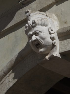 dostum, güzel bir Rönesans cepheye detayını bağırarak