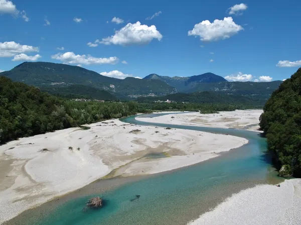 Mavi nehir tagliamento — Stok fotoğraf